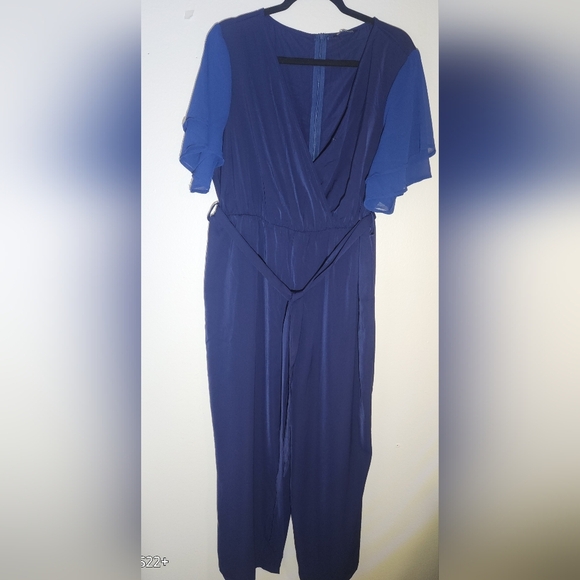 BLOOMCHIC SIZE 18/20.Elegant Two Colors - Picture 2 of 9